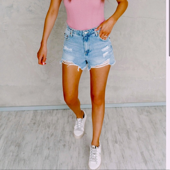 Love Tree High Waisted Premium Denim Distressed Shorts NWOT Size M - Picture 3 of 6